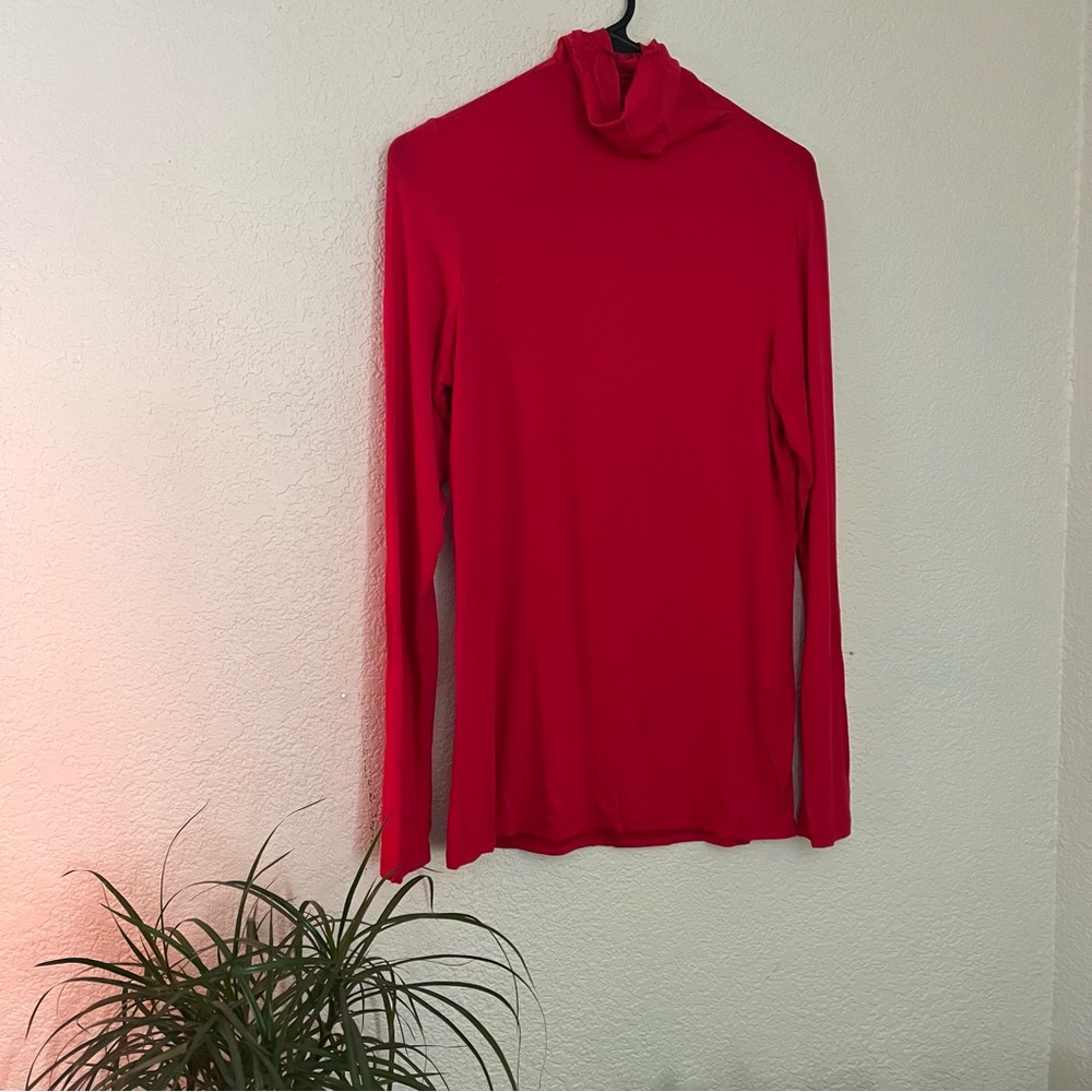 Basic red turtleneck